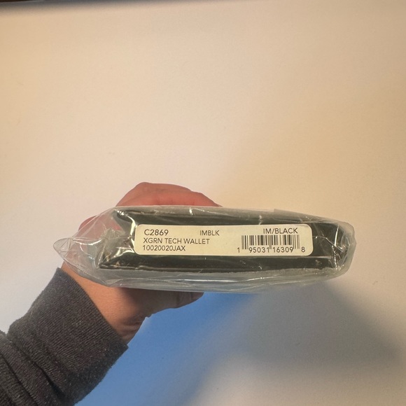 ๐๐Host Pick๐๐Coach Tech Phone Wallet - Picture 6 of 6